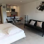 Nouveau ! Studio Avec Terrasse Dans Residence En Face De La Mer - Cannes Midi
